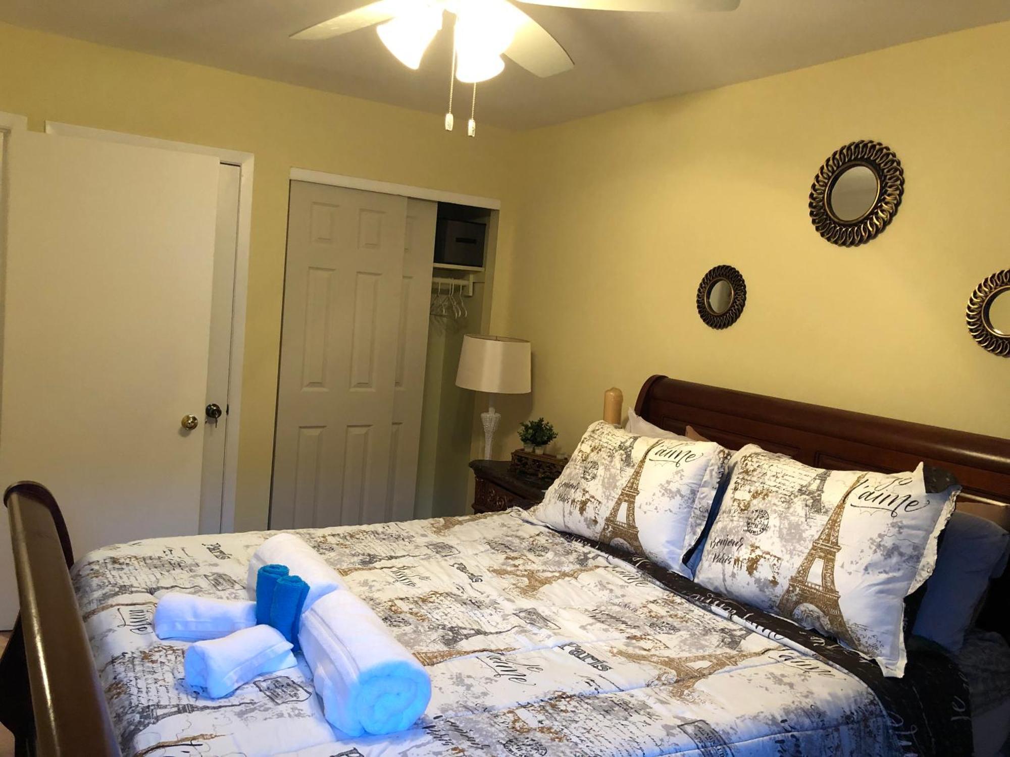 Apartment Chekell's Cozy Split Level *