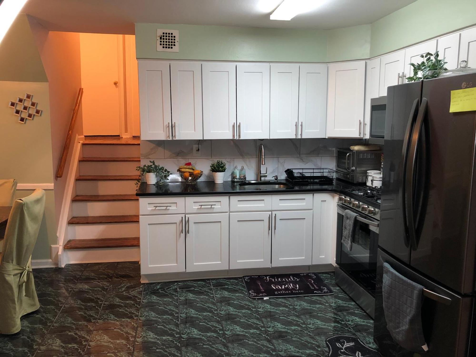 Apartment Chekell's Cozy Split Level New York